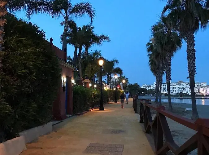 アパート Puerto Banus Holiday Let マルベーリャ